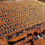 Fosse comuni a Manaus