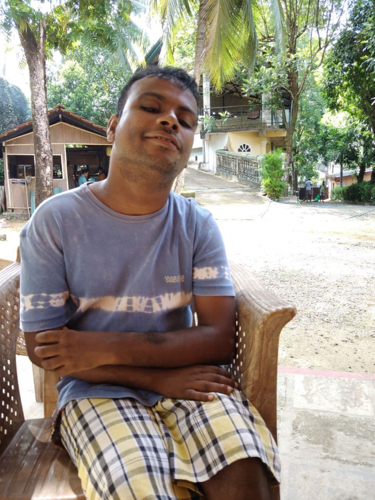 Sri Lanka - caschi bianchi - Pradeep - casafamiglia - disabilità