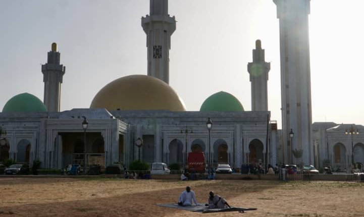 CaschiBianchi_Senegal_CaritasItaliana_moschea